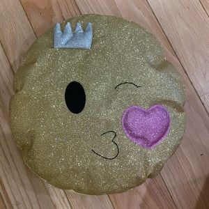 Pottery barn emoji costume